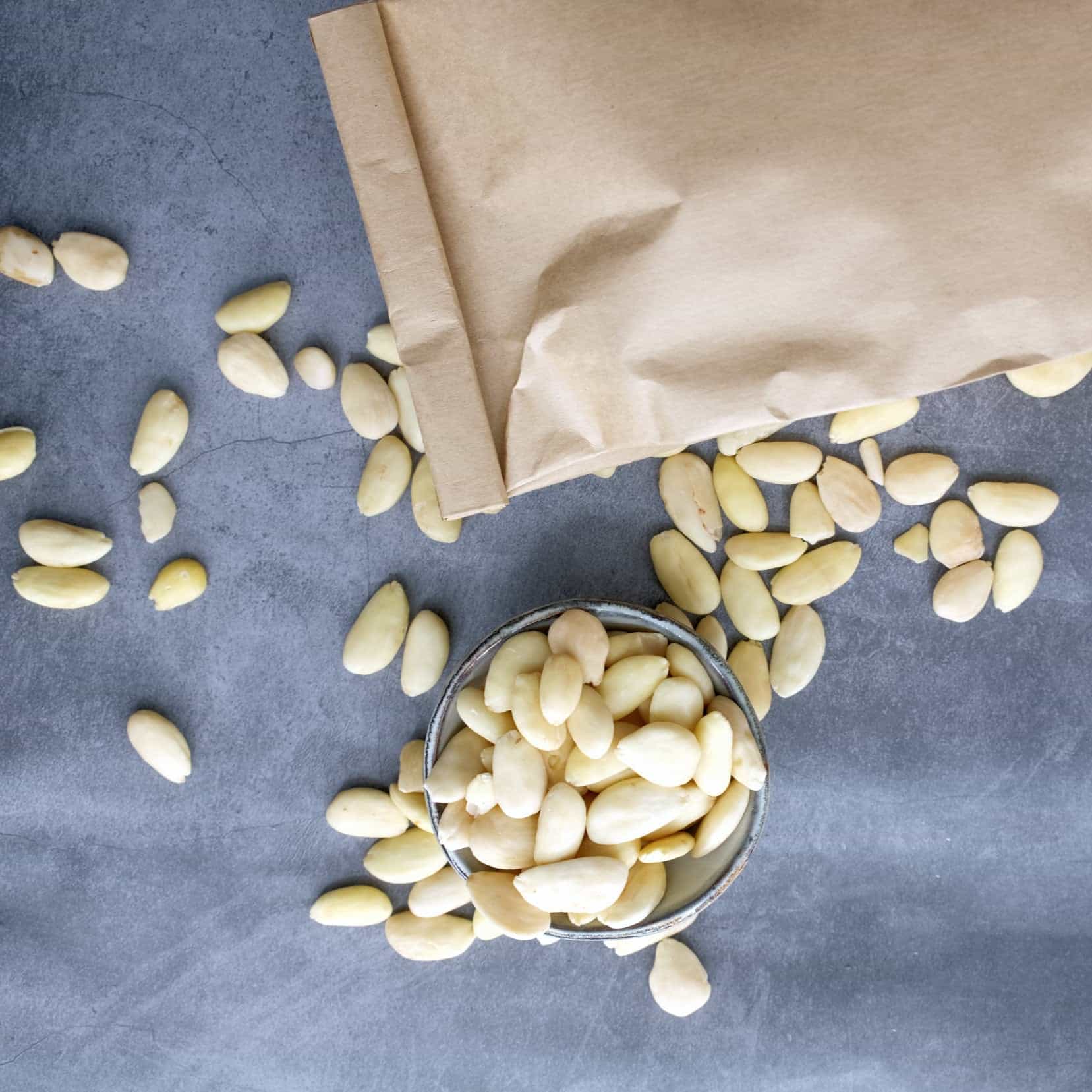 Bio Mandeln blanchiert - TARABAO- Großpackung - zum Backen geeignet