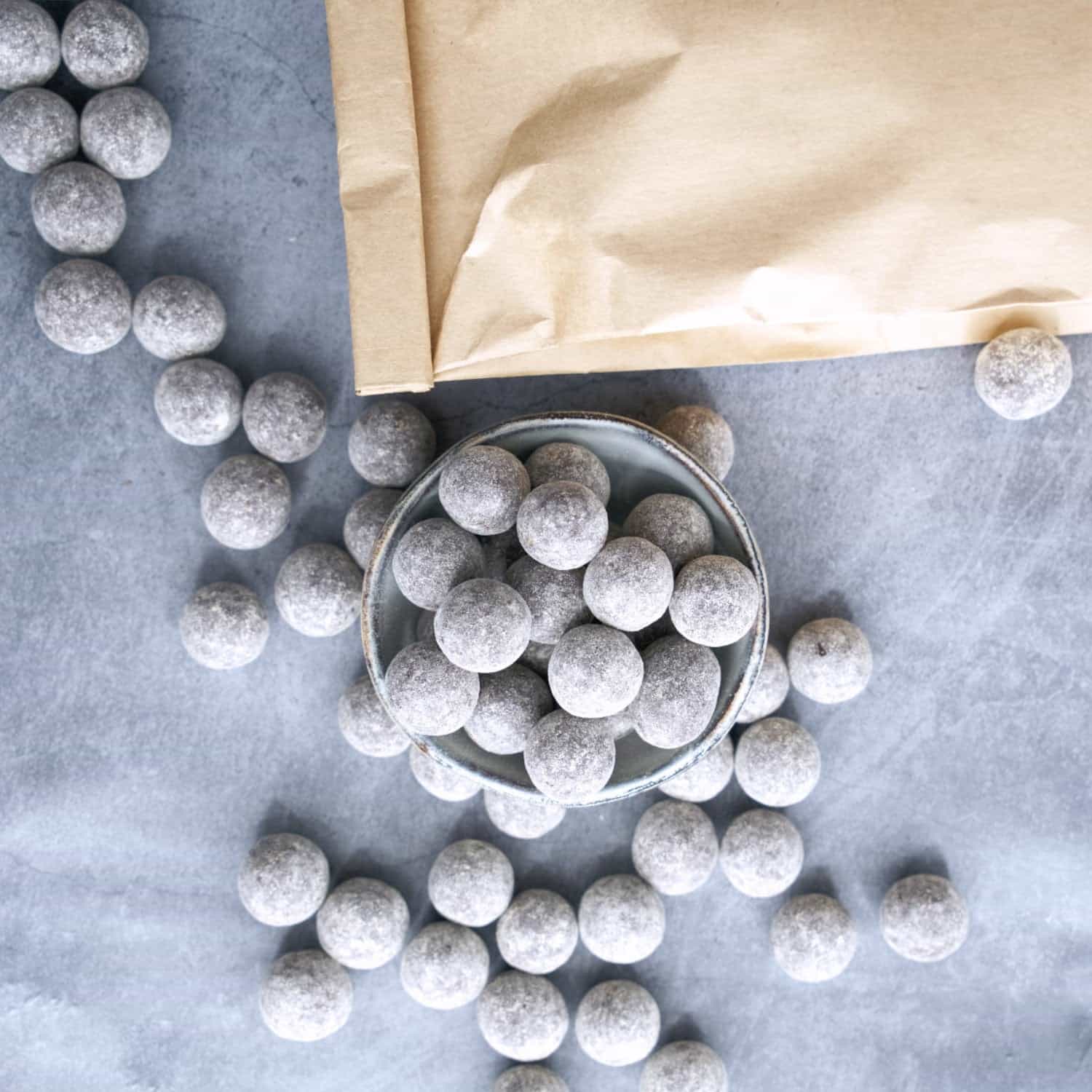 Bio Fruit Balls Ananas - mit Schokolade von fairafric