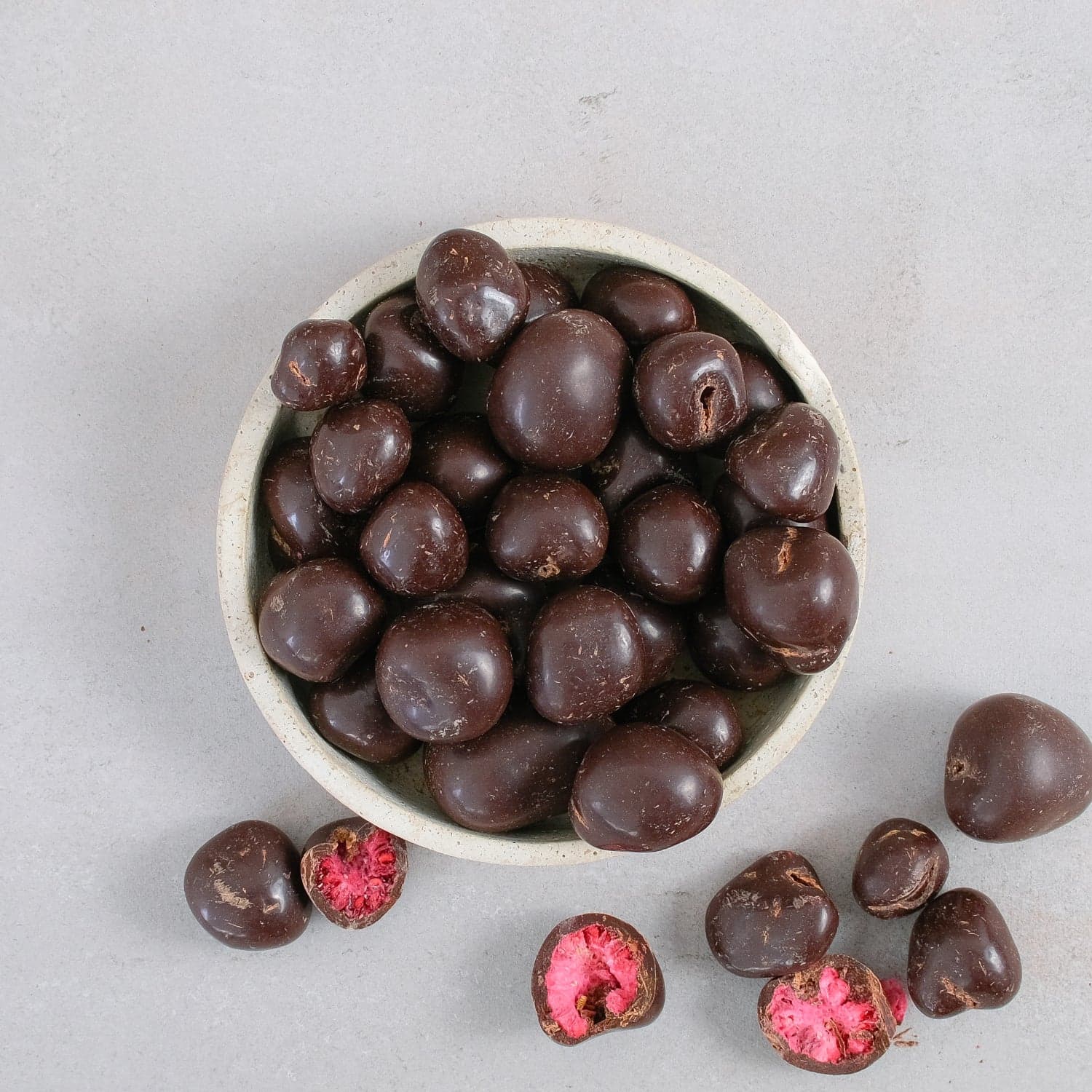 Bio gefriergetrocknete Himbeeren in Zartbitterschokolade - TARABAO