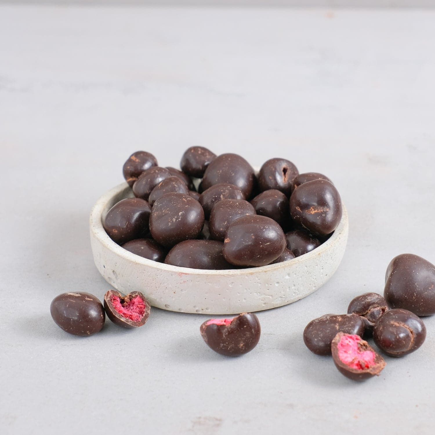 Bio gefriergetrocknete Himbeeren in Zartbitterschokolade - TARABAO